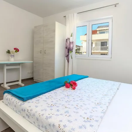 Kovacevic 3* Хвар