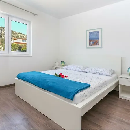 Kovacevic 3* Хвар