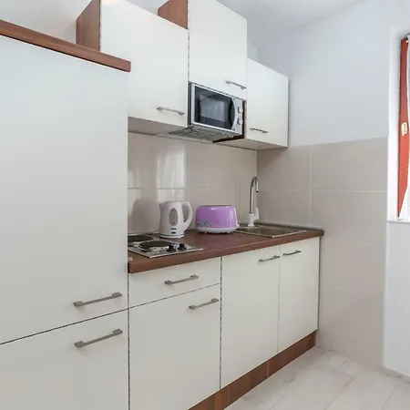 Kovacevic 3* Hvar Town